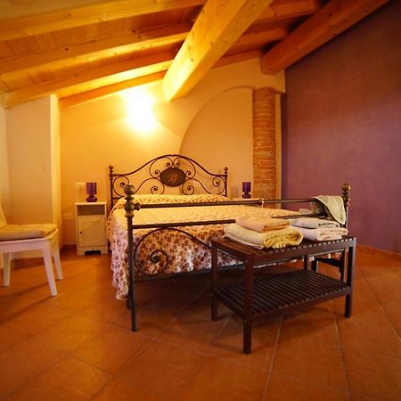 Вилла Agriturismo Il Sole Rivarolo del Re ed Uniti Экстерьер фото