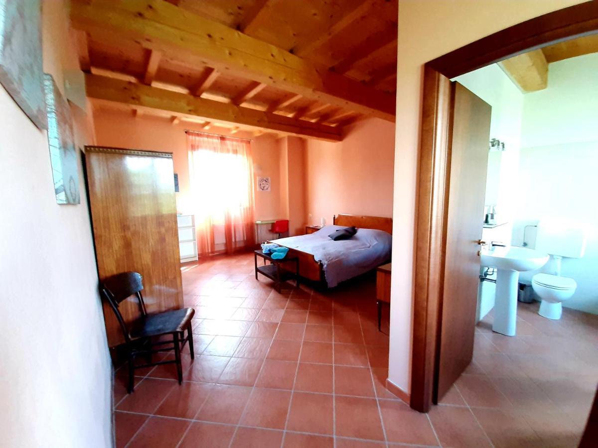 Вилла Agriturismo Il Sole Rivarolo del Re ed Uniti Экстерьер фото